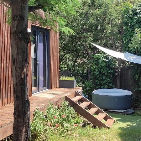 Joli Studio Indépendant En Bois Avec Jacuzzi Prive Fréjus Exterior foto